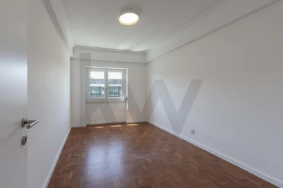 Apartamento T4 para Arrendamento em Alvalade