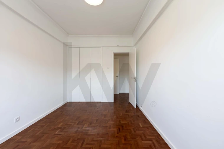 Apartamento T4 para Arrendamento em Alvalade Foto 24