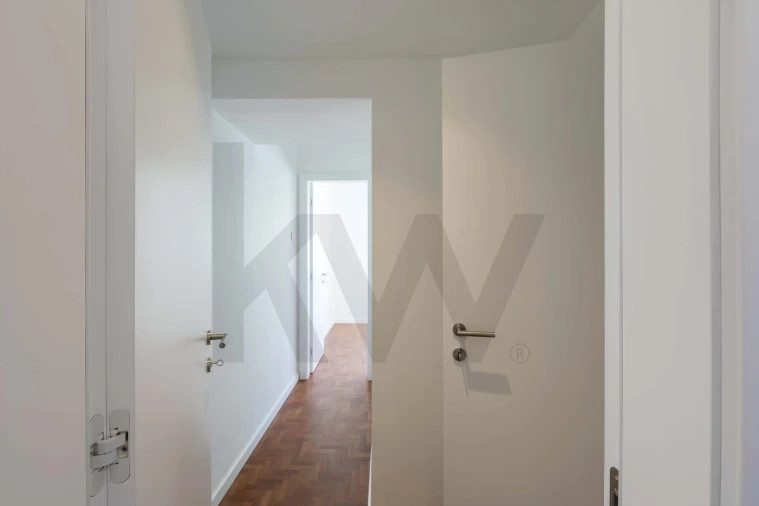 Apartamento T4 para Arrendamento em Alvalade Foto 14