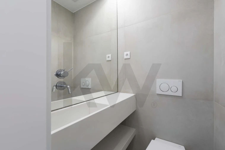 Apartamento T4 para Arrendamento em Alvalade Foto 16
