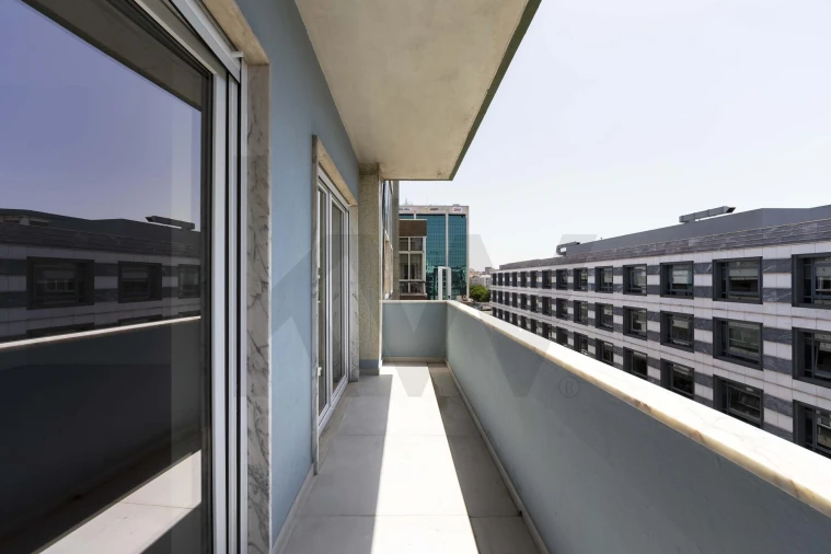 Apartamento T4 para Arrendamento em Alvalade Foto 4