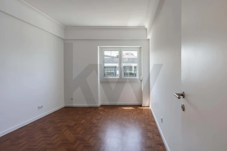 Apartamento T4 para Arrendamento em Alvalade Foto 22