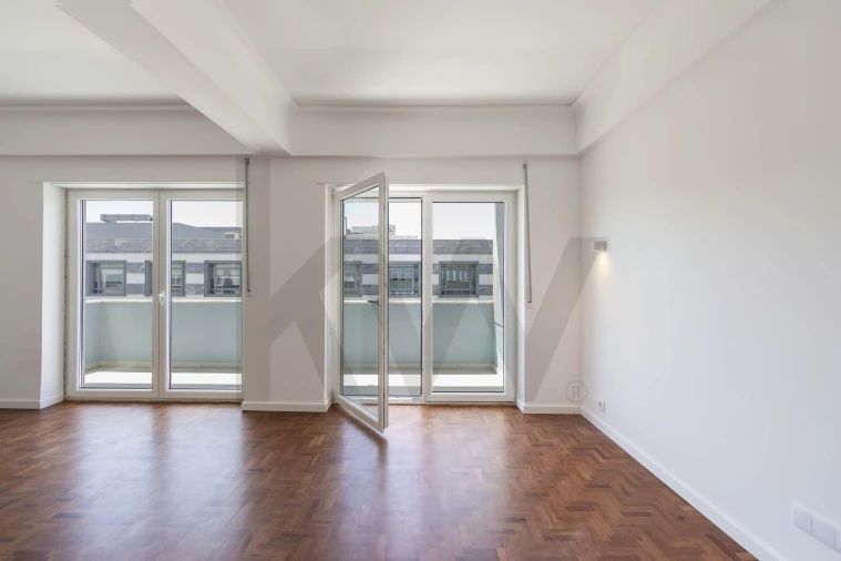 Apartamento T4 para Arrendamento em Alvalade Foto 6
