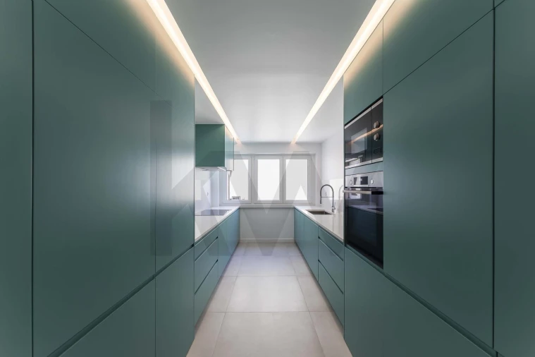 Apartamento T4 para Arrendamento em Alvalade Foto 8
