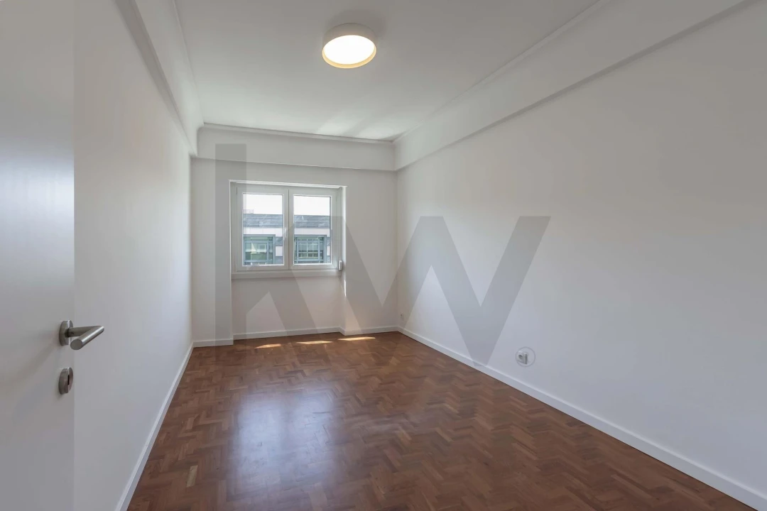 Apartamento T4 para Arrendamento em Alvalade Foto 23