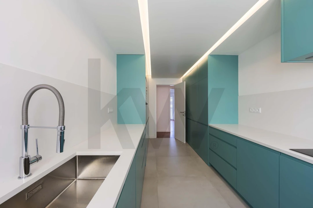 Apartamento T4 para Arrendamento em Alvalade Foto 10