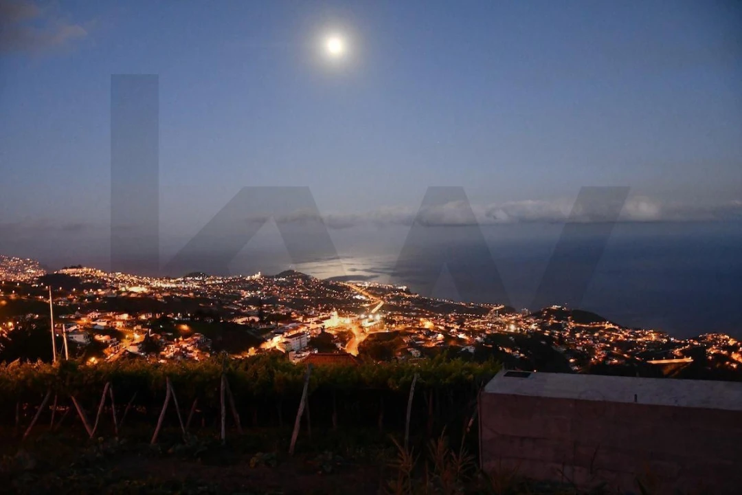 Moradia T3 para Venda em Estreito de Camara de Lobos Foto 20