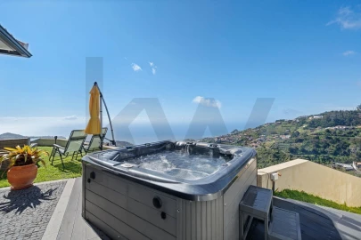 Moradia T3 para Venda em Estreito de Camara de Lobos