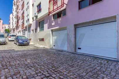 Apartamento T2 para Venda em Ramada e Caneças
