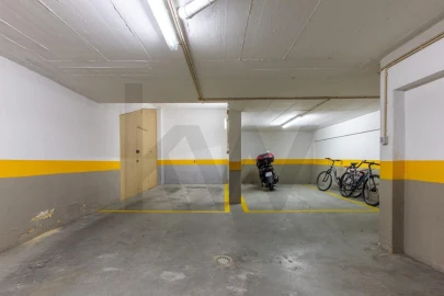 Apartamento T2 para Venda em Ramada e Caneças