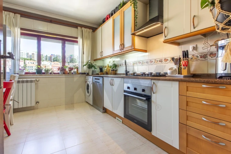 Apartamento T2 para Venda em Ramada e Caneças Foto 10