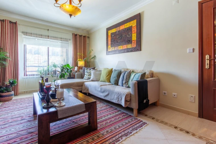 Apartamento T2 para Venda em Ramada e Caneças Foto 2