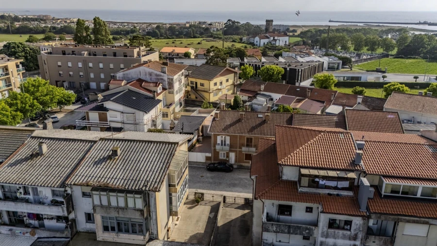 Moradia T2 para Venda em Azurara Foto 30