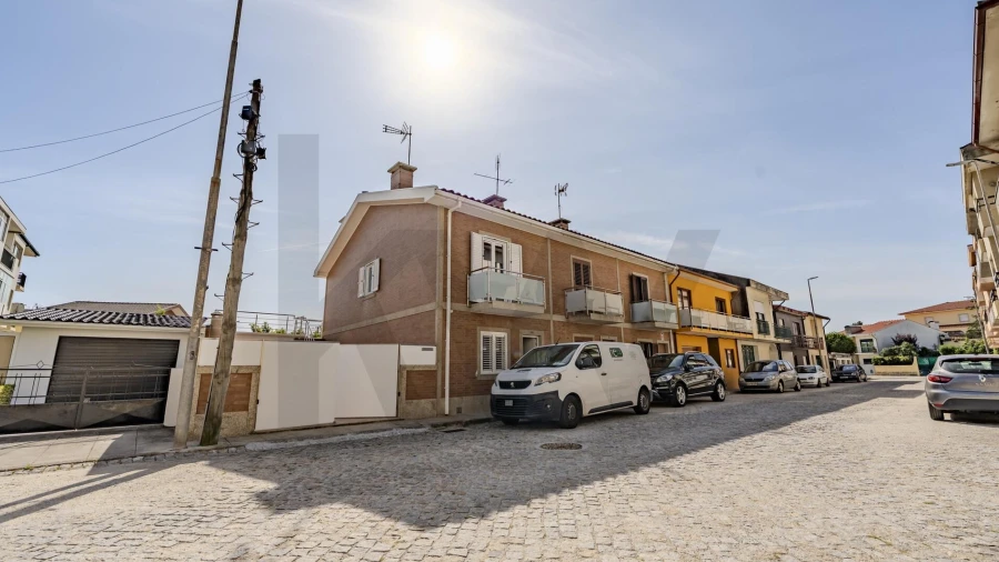 Moradia T2 para Venda em Azurara