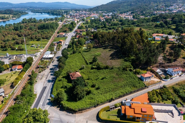 Moradia T5 para Venda em Vila Nova de Cerveira e Lovelhe Foto 4