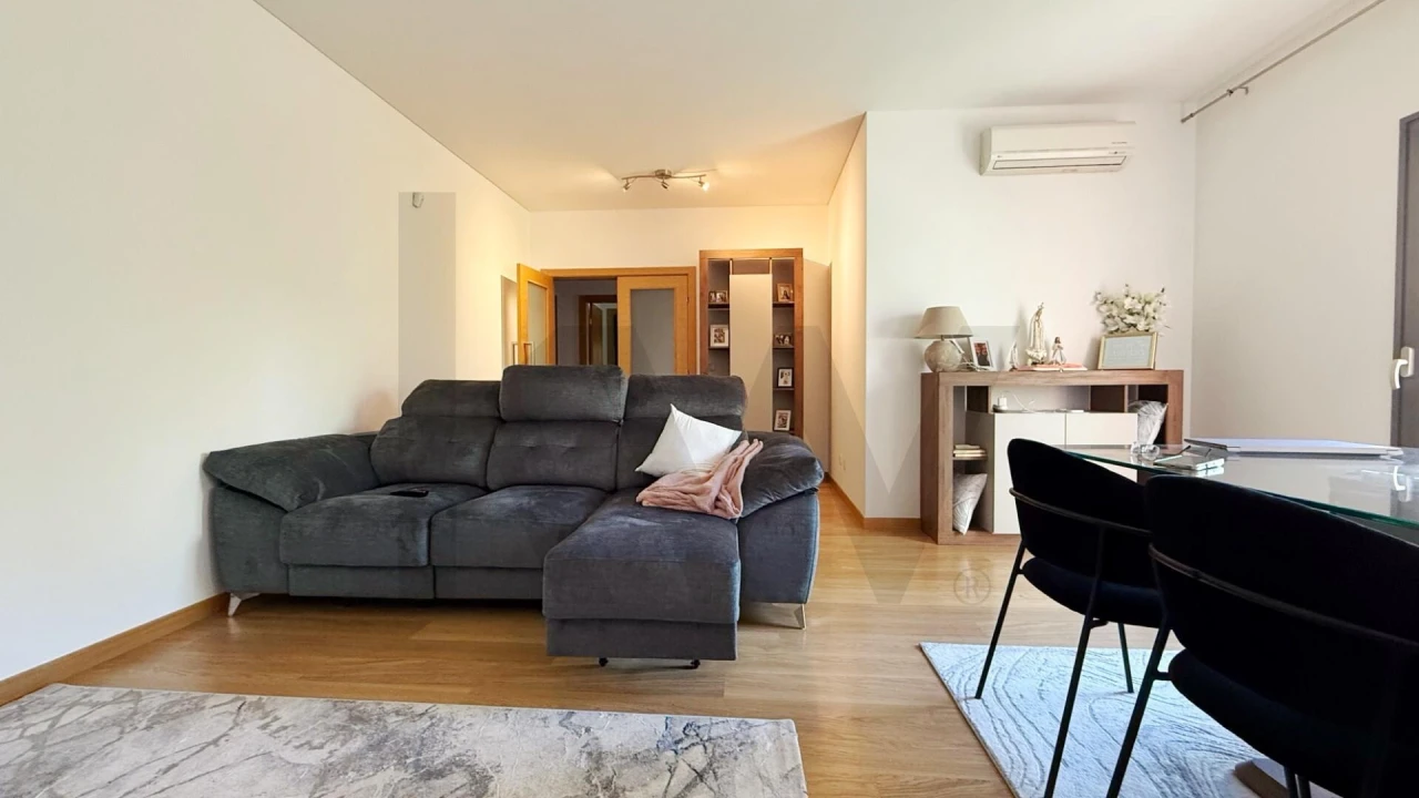 Apartamento T1 para Venda em Benfica Foto 4