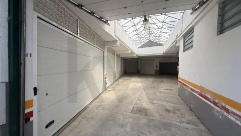 Garagem para Venda em Requeixo, Nossa Senhora de Fátima e Nariz
