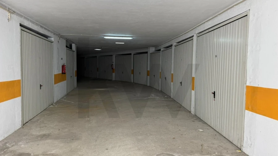 Garagem para Venda em Requeixo, Nossa Senhora de Fátima e Nariz Foto 3