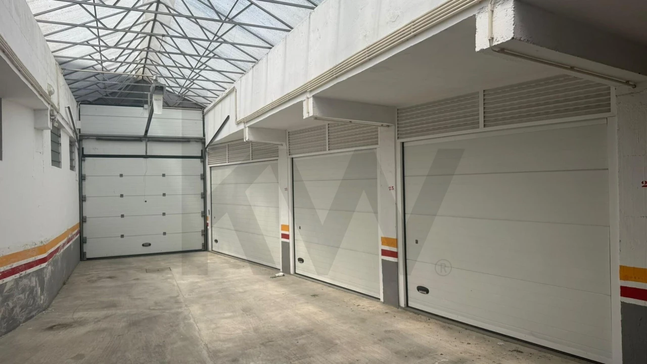 Garagem para Venda em Requeixo, Nossa Senhora de Fátima e Nariz Foto 1
