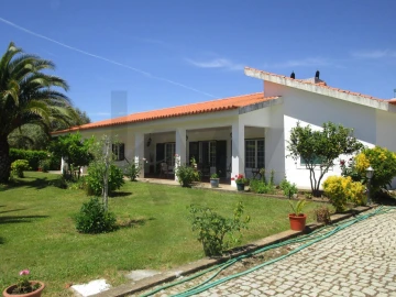 Moradia T5 para Venda em Chacim