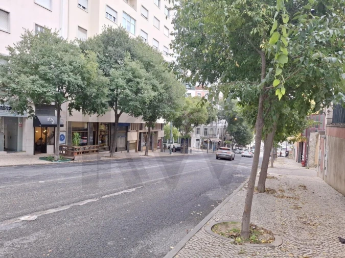 Loja para Arrendamento em Arroios Foto 15