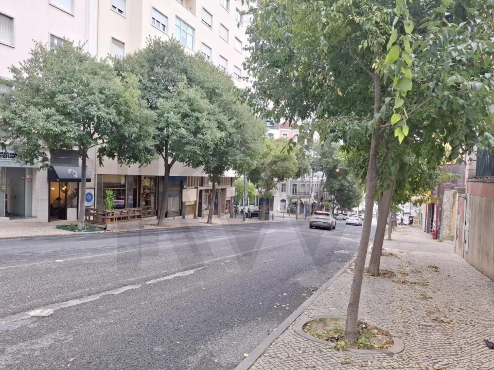 Loja para Arrendamento em Arroios Foto 15