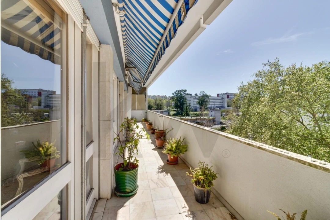 Apartamento T4 para Venda em Lumiar Foto 1