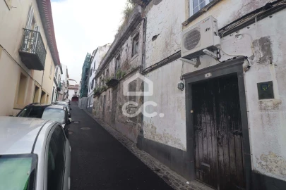 Moradia T2 para Venda em Ponta Delgada (São Pedro)