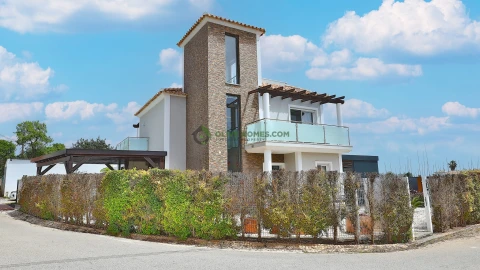 Moradia T3 para Venda em Loule (São Sebastião)