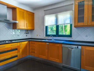 Moradia T3 para Venda em Agualva e Mira-Sintra