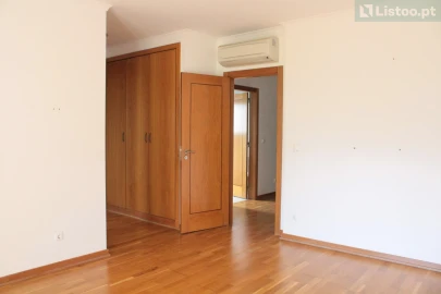 Moradia T3 para Venda em Agualva e Mira-Sintra
