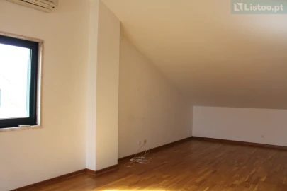 Moradia T3 para Venda em Agualva e Mira-Sintra