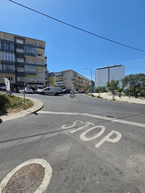 Apartamento T4 para Venda em Rio de Mouro