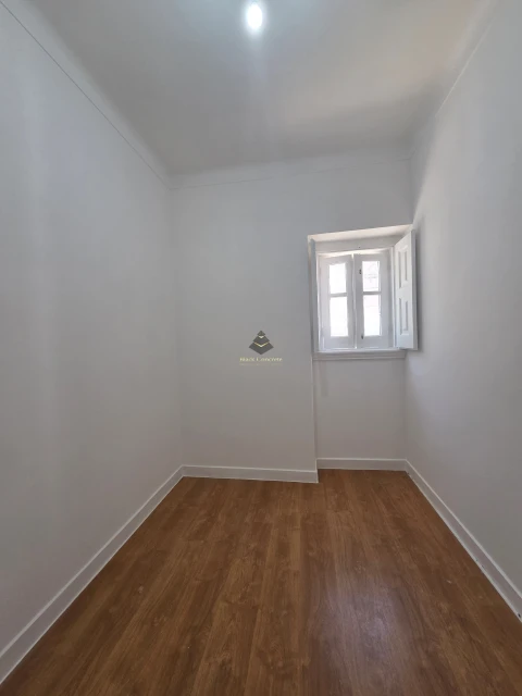 Apartamento T4 para Venda em Rio de Mouro