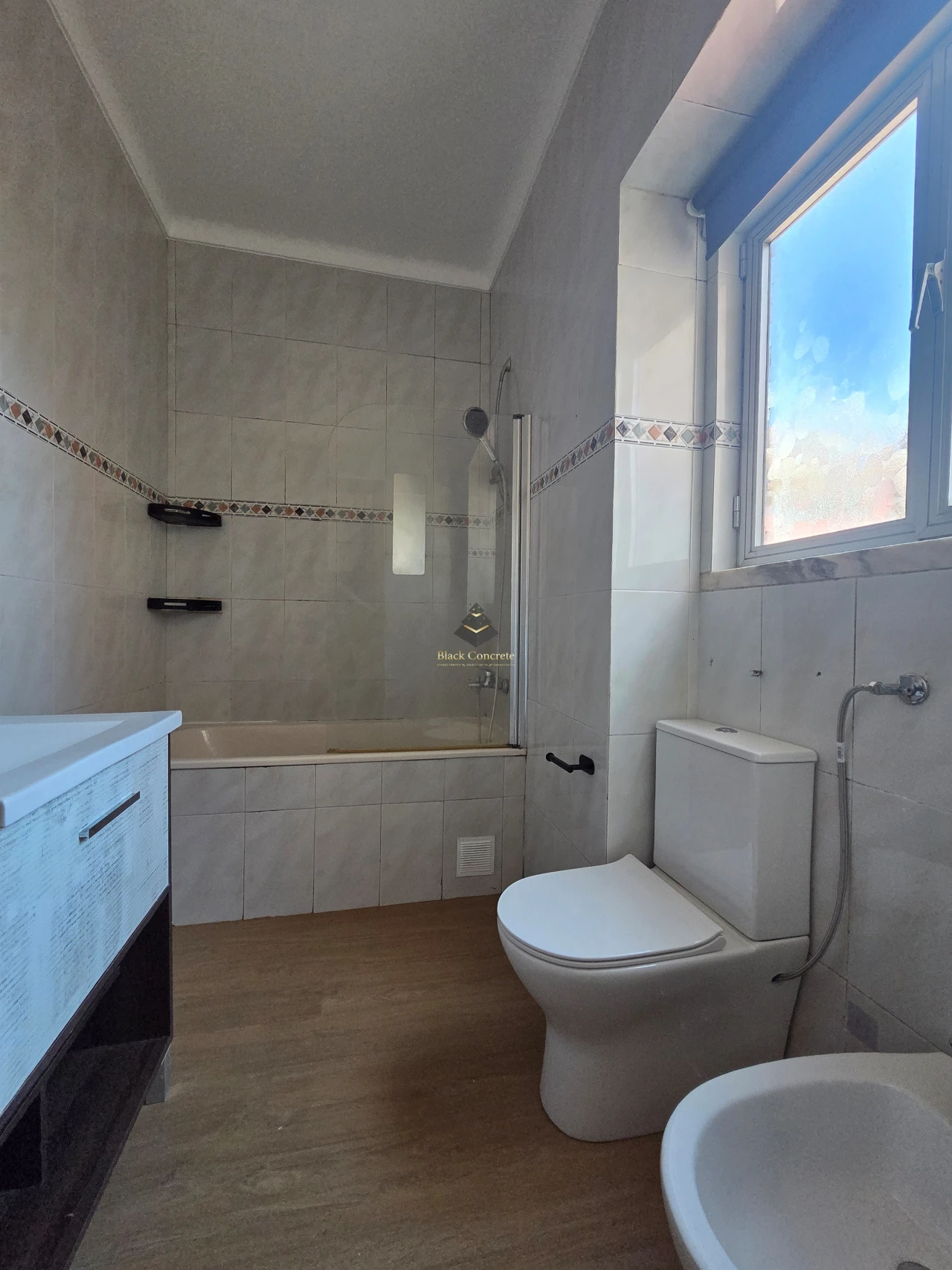 Apartamento T4 para Venda em Rio de Mouro Foto 11