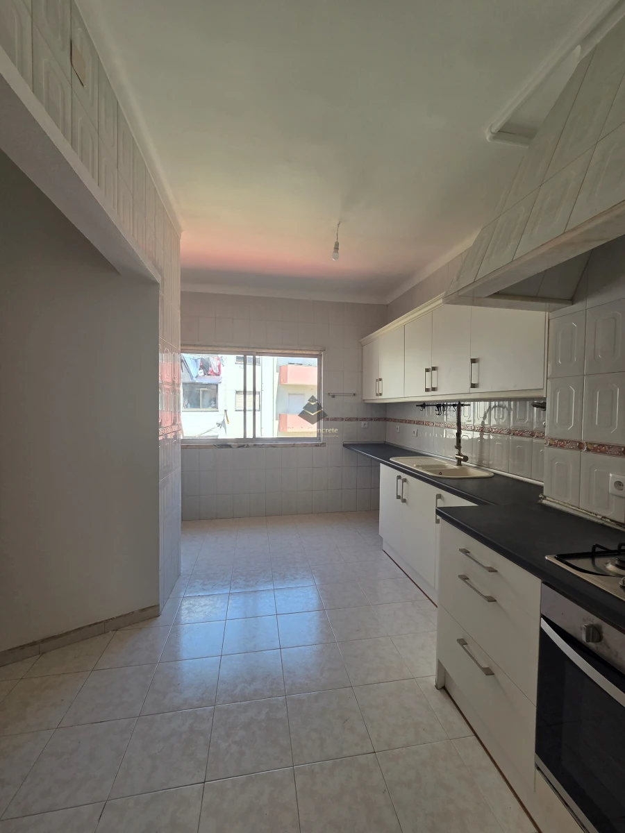 Apartamento T4 para Venda em Rio de Mouro Foto 6