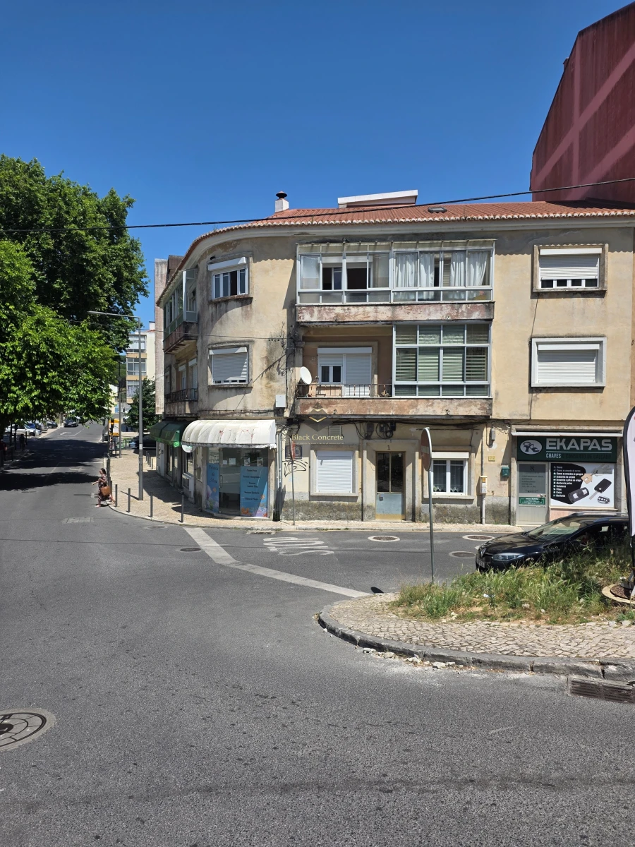 Apartamento T4 para Venda em Rio de Mouro Foto 27