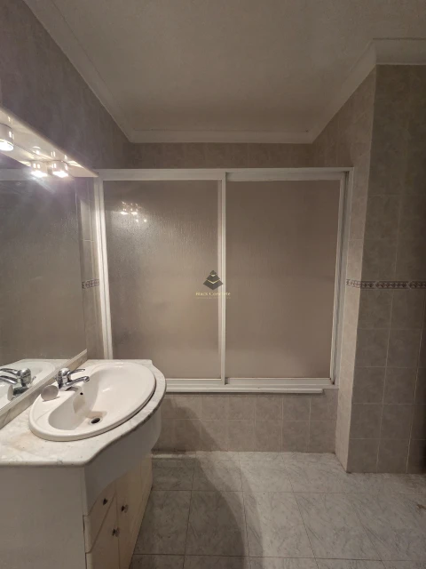 Apartamento T2 para Venda em Algueirão-Mem Martins