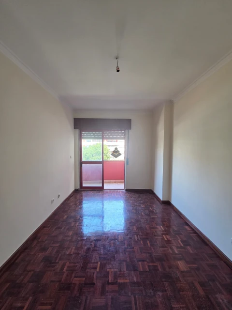 Apartamento T2 para Venda em Algueirão-Mem Martins
