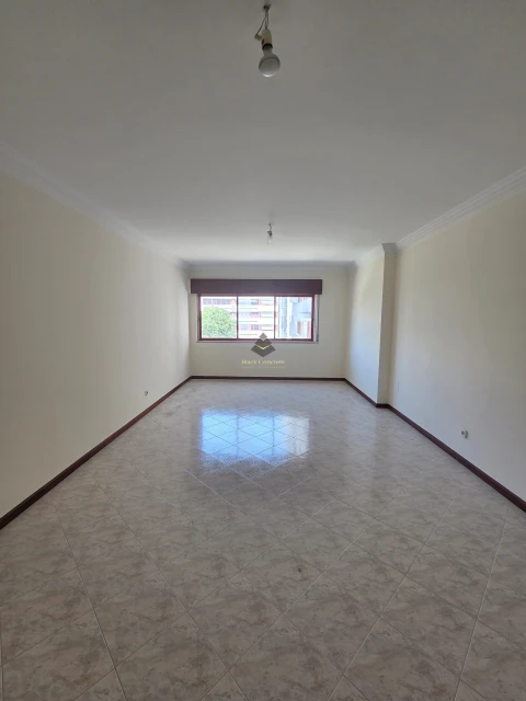 Apartamento T2 para Venda em Algueirão-Mem Martins
