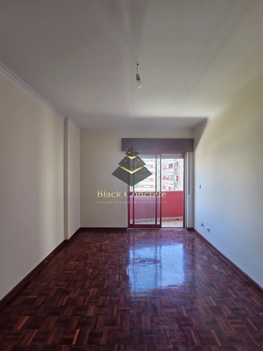 Apartamento T2 para Venda em Algueirão-Mem Martins Foto 9