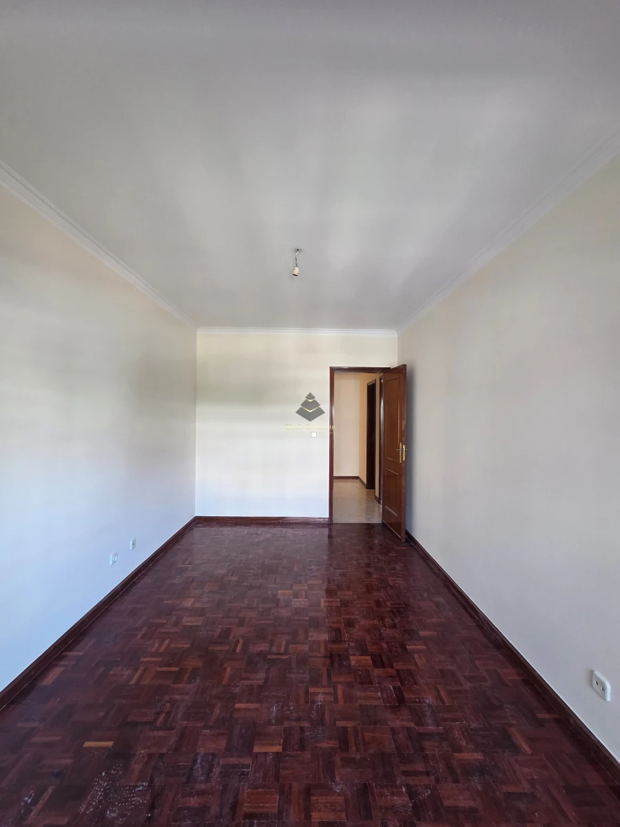 Apartamento T2 para Venda em Algueirão-Mem Martins Foto 8