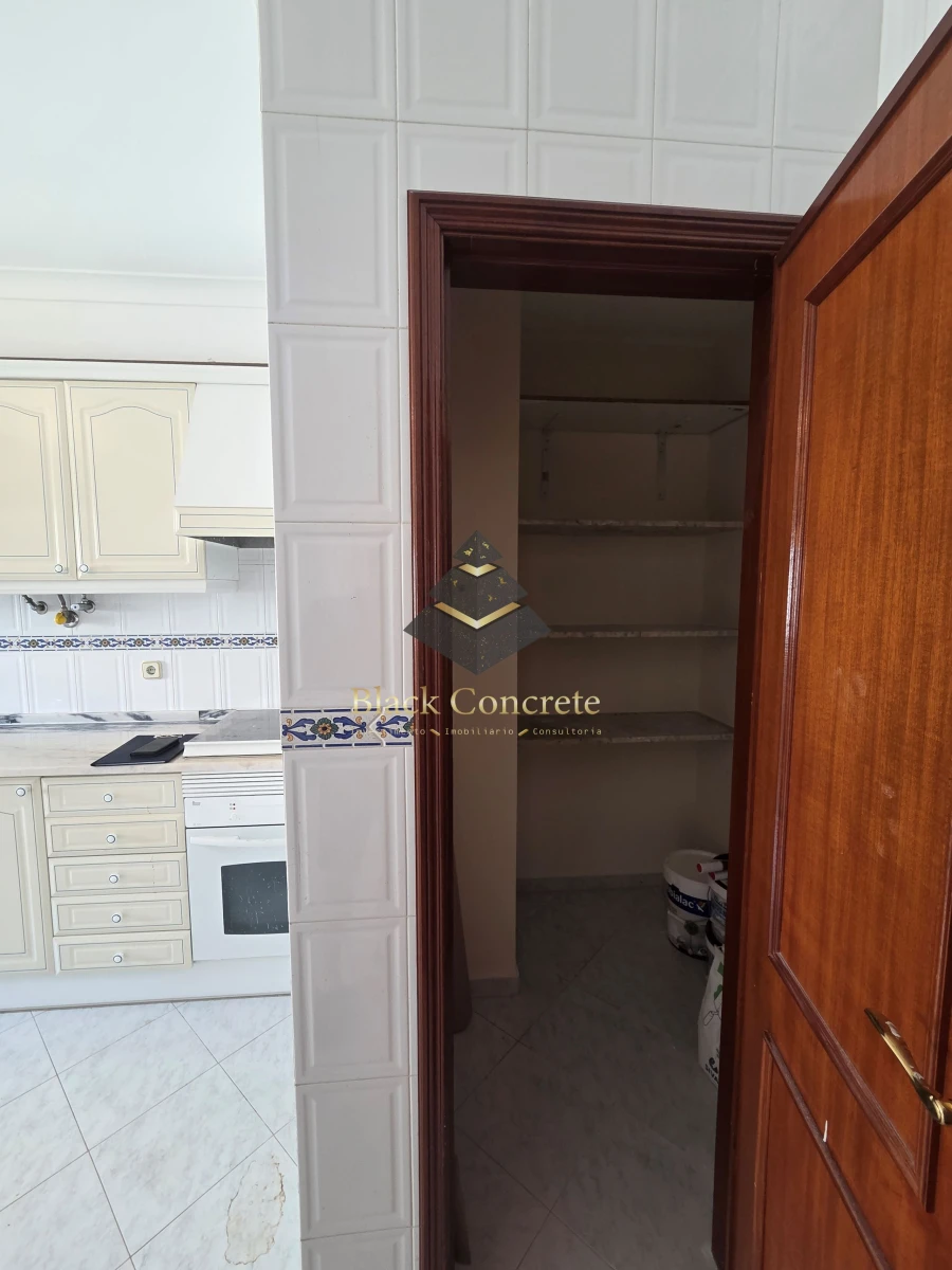 Apartamento T2 para Venda em Algueirão-Mem Martins Foto 13