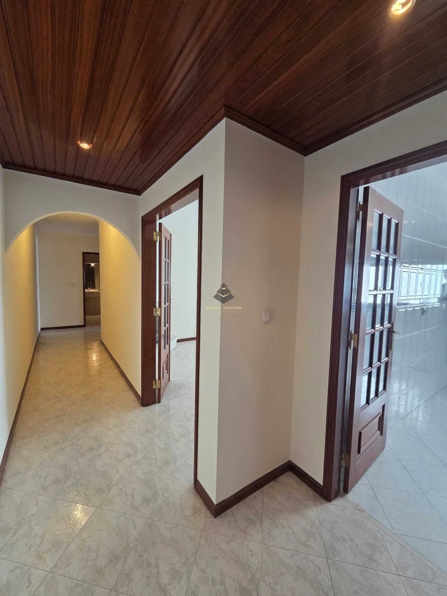 Apartamento T2 para Venda em Algueirão-Mem Martins Foto 2