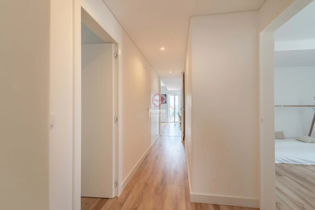 Apartamento T3 para Venda em Areeiro Foto 21