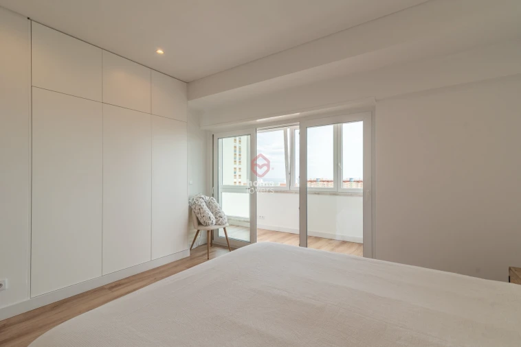 Apartamento T3 para Venda em Areeiro Foto 12