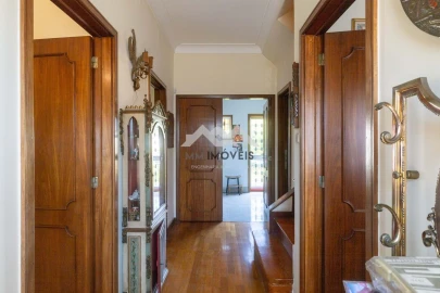 Moradia T4 para Venda em Campanhã