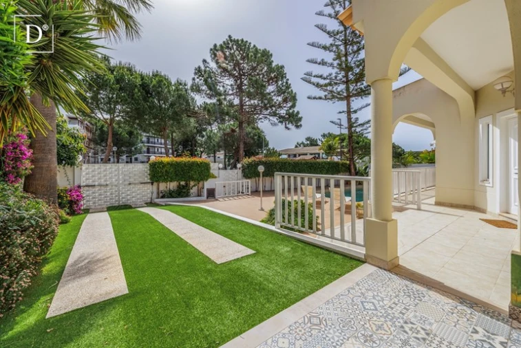 Moradia T3 para Venda em Albufeira e Olhos de Água Foto 4