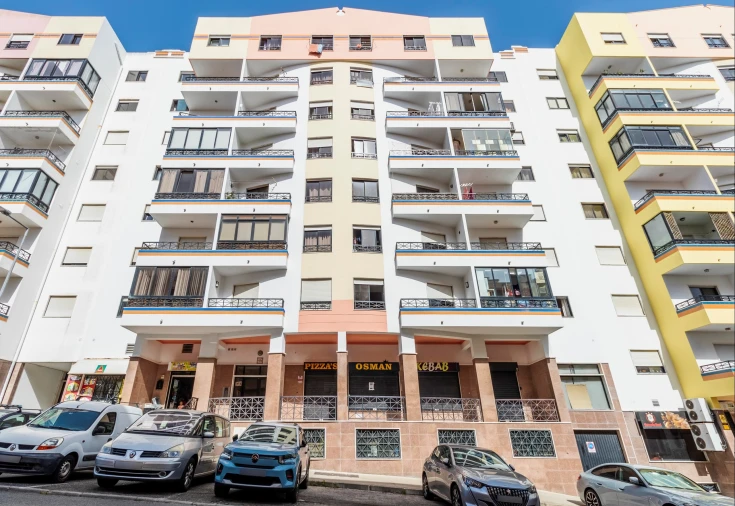 Apartamento T2 para Venda em Algueirão-Mem Martins Foto 2