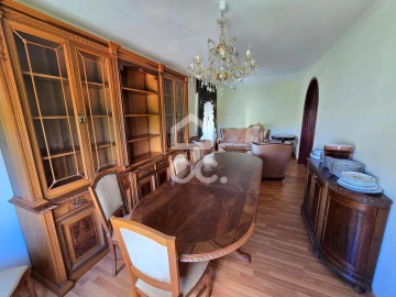 Apartamento T4 para Venda em Santo António dos Cavaleiros e Frielas